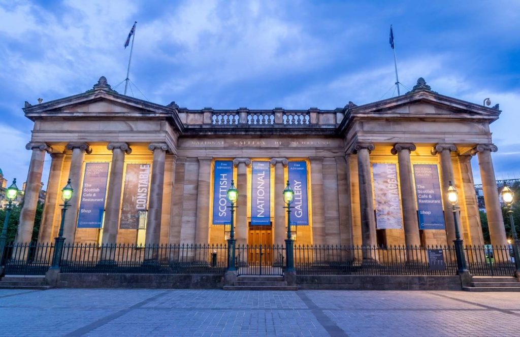 Building of the Scottish National Gallery during a weekend in edinburgh