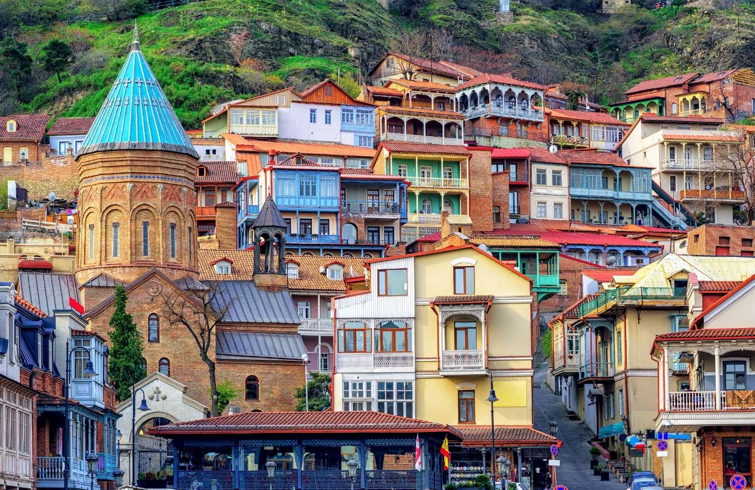 Blick auf Häuser in Tiflis