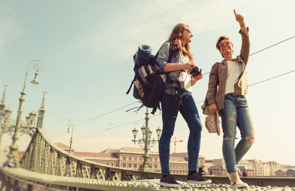 des amis en vacances à Budapest