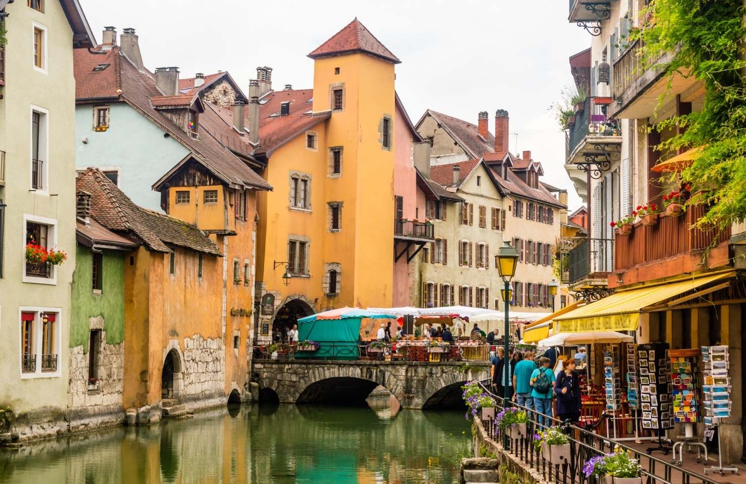 kleurrijke huizen in Annecy