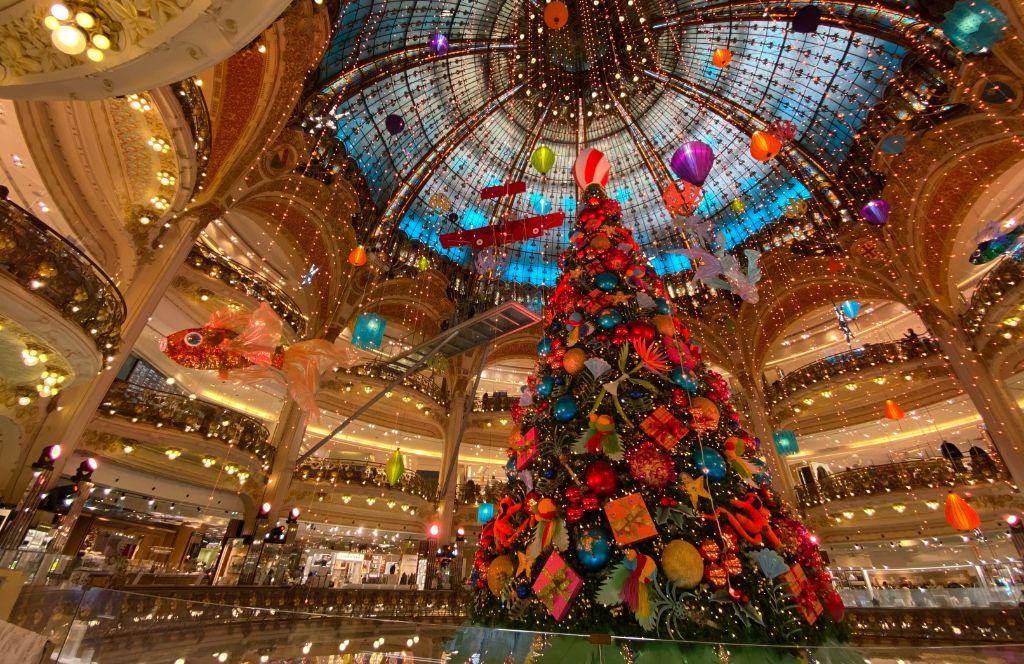 Besuche die Galeries Lafayette an Weihnachten in Frankreich