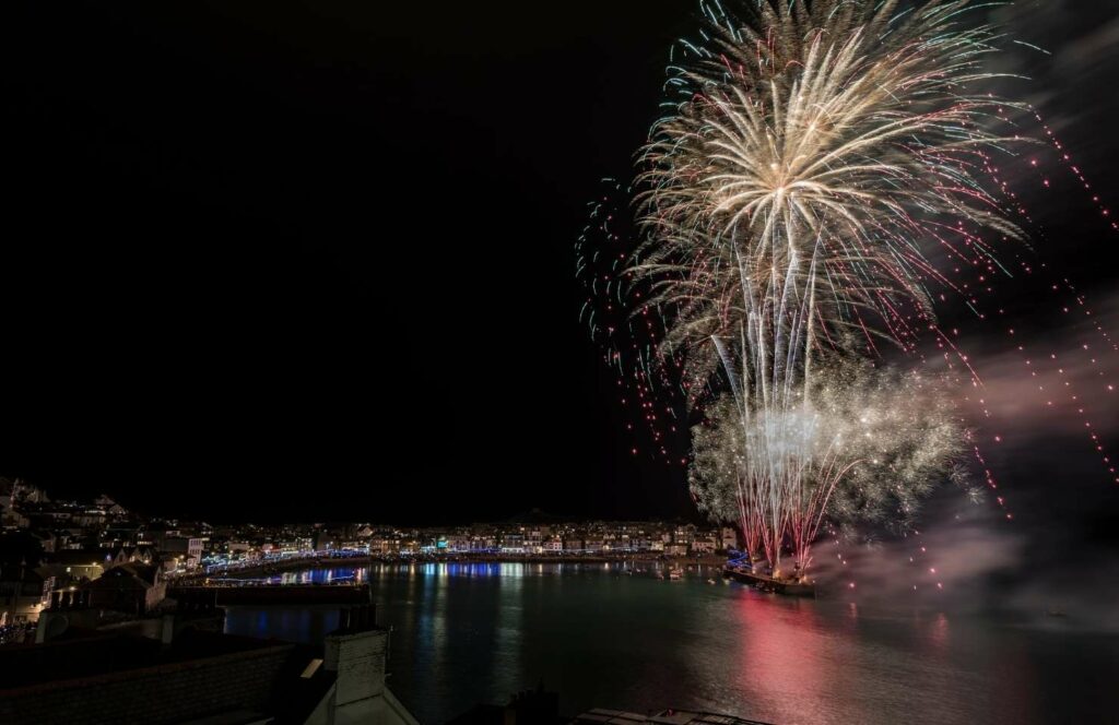 Feuerwerk in St. Ives