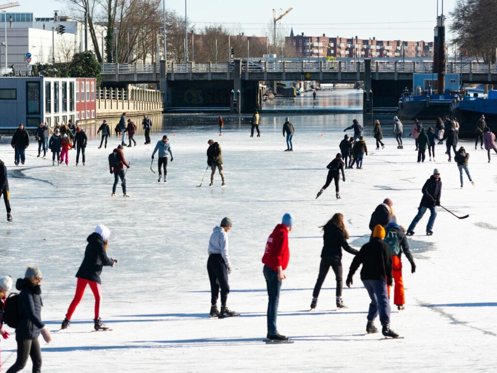 ice skating in utrecht on the canals