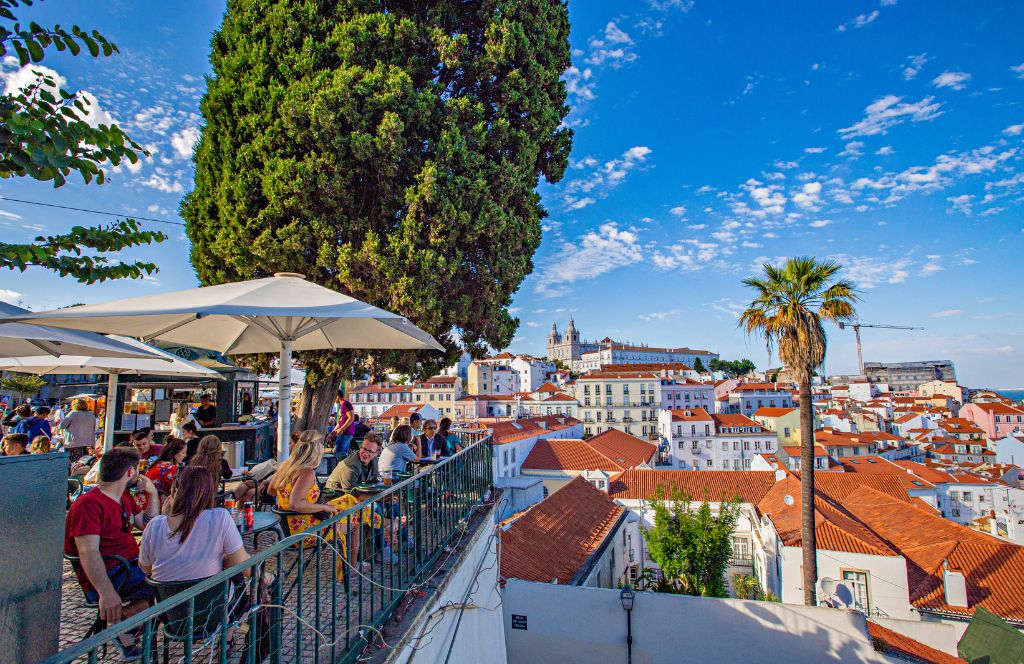one of the best secret bars in lisbon