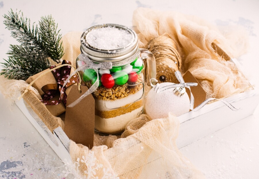 Backmischung im Glas als Weihnachtsgeschenk