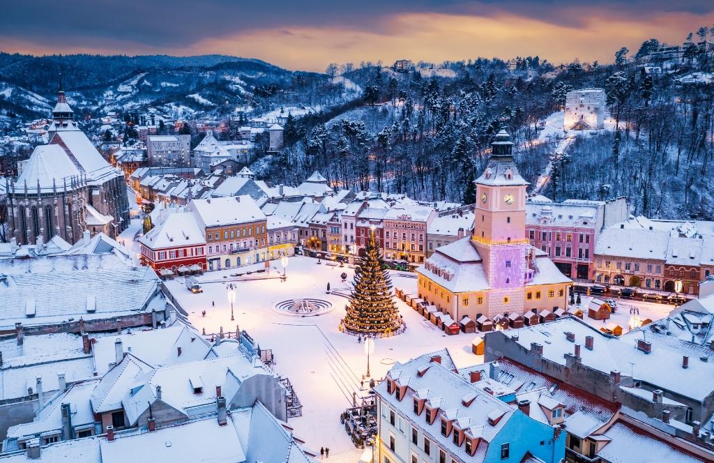 12 Best Places to go for Christmas Around the World | Flightgift