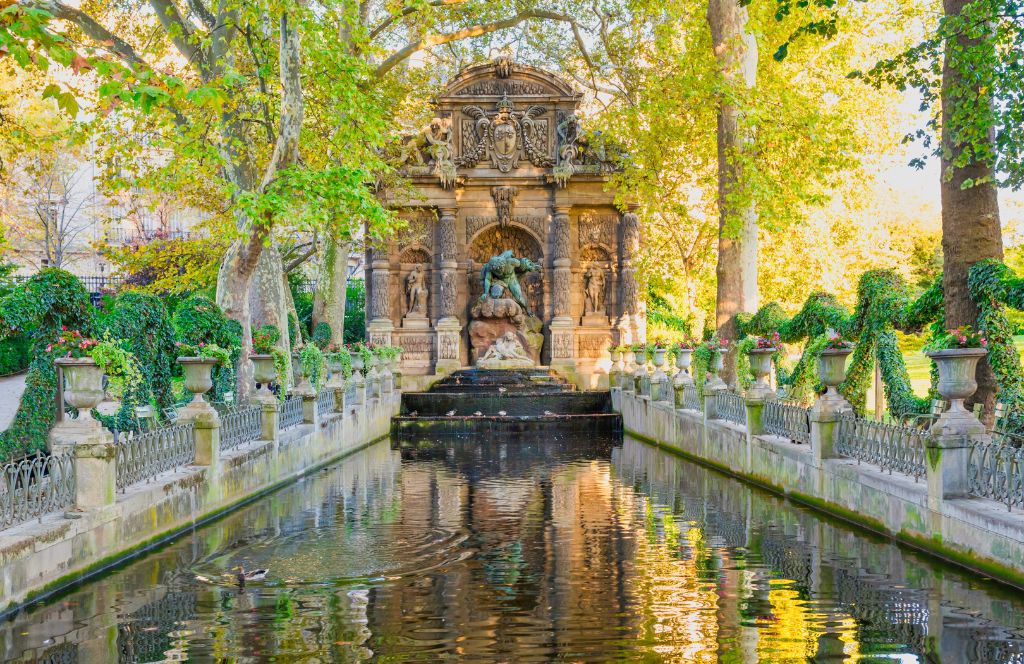 Stop by the Medici Fountain during your weekend in Paris