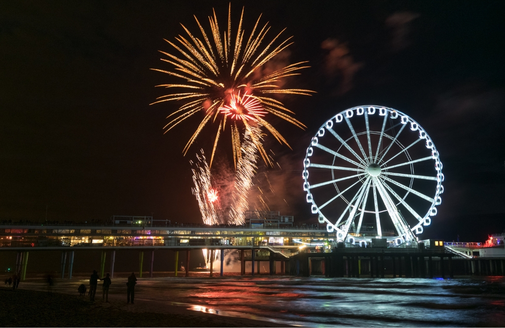 Feuerwerk am Pier von Scheveningen