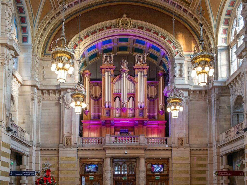 the organ at Kelvingrove Art Gallery & Museum