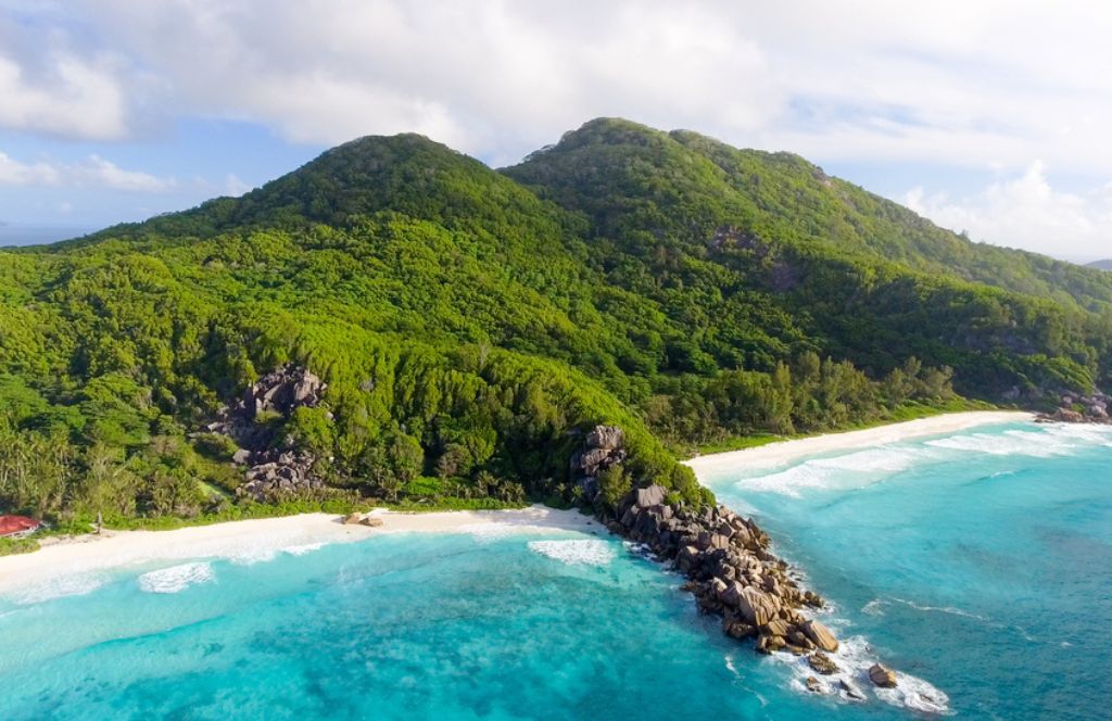 Le sentier d'Anse Coco Beach lors d'un séjour aux Seychelles