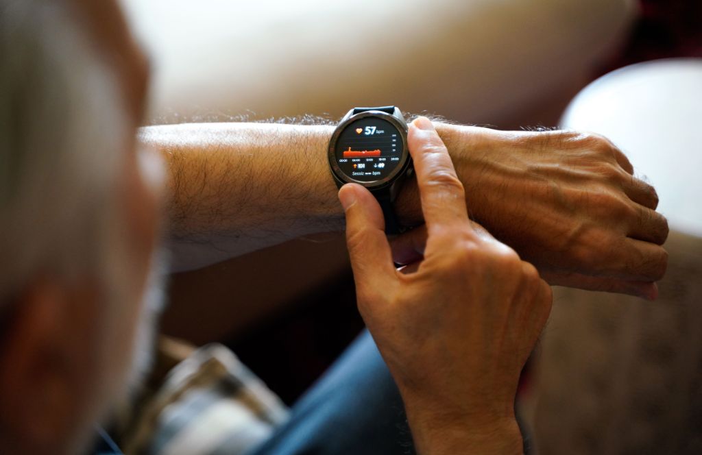 schenke eine Herrenuhr als eine der besten Geschenkideen zum 60. Geburtstag für Männer