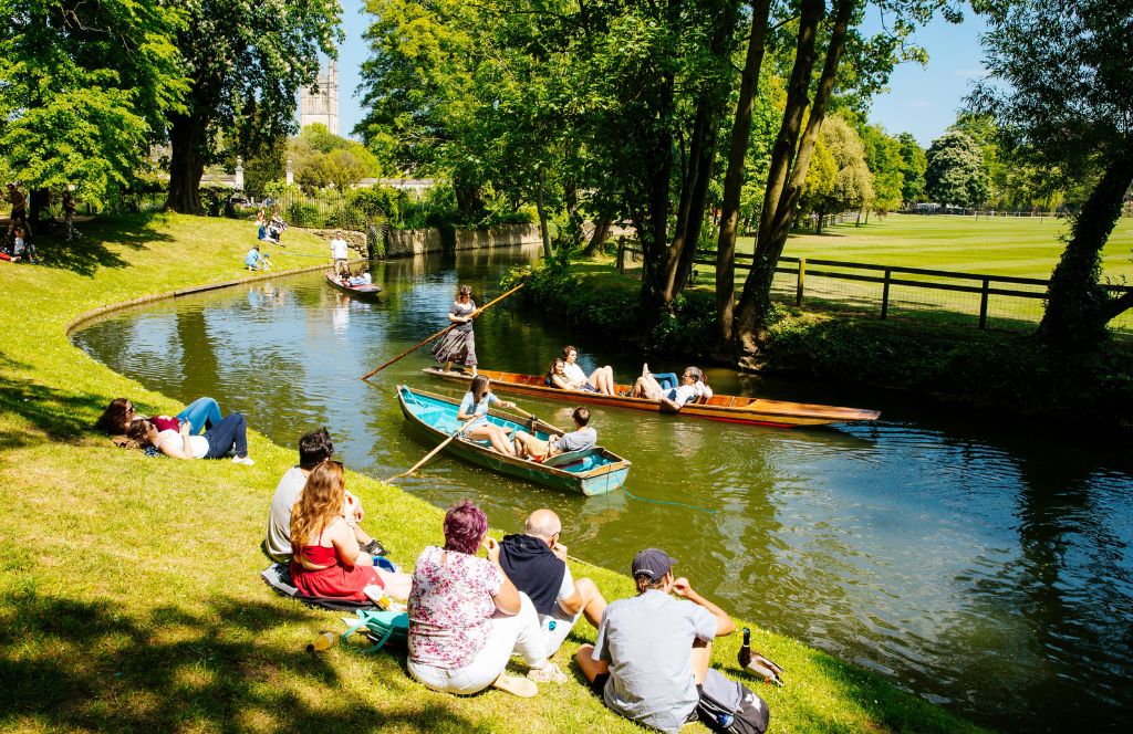 a canal in oxford on a sunny day