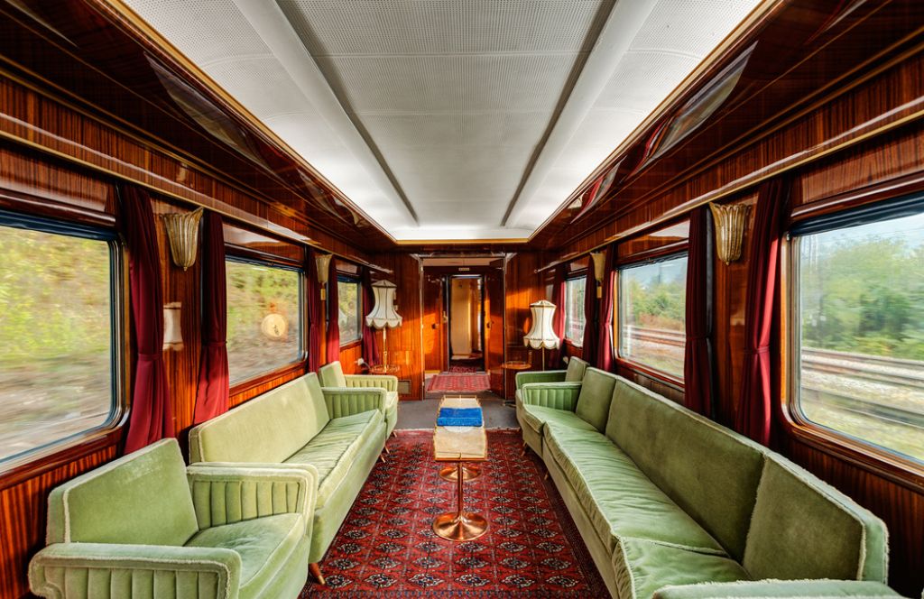 un voyage en train luxueux offert en cadeau homme 70 ans