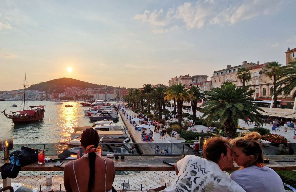 a couple kissing in split - one of the best places in europe for young couples