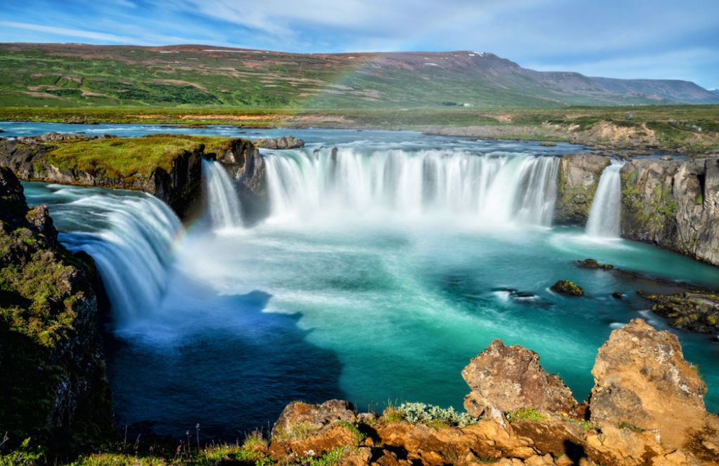 Wasserfall in Island Reiseziel Europa Sommer