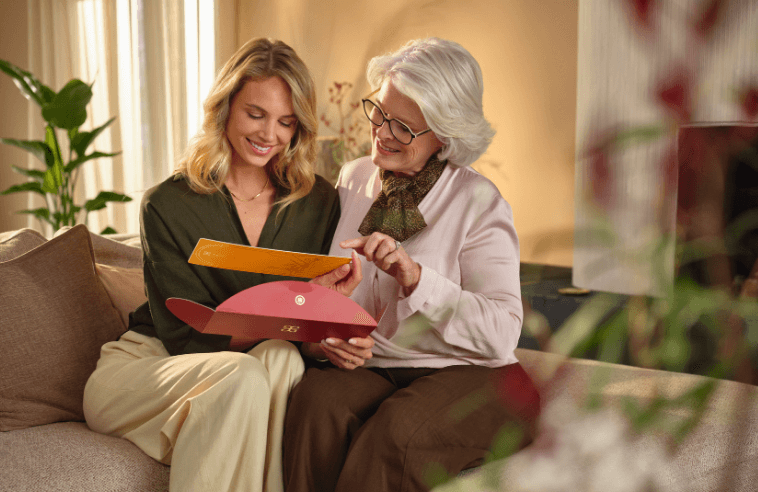 Gifting a travel voucher as a luxury 60th birthday gift for her