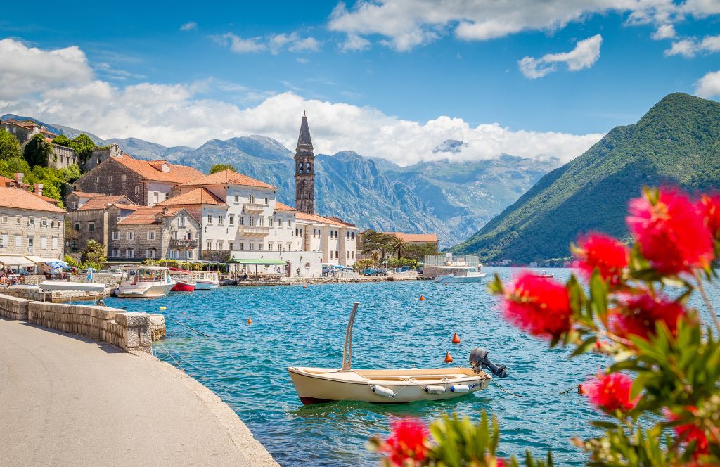 Montenegro ist eines der besten Ziele für einen Urlaub für Paare am Meer
