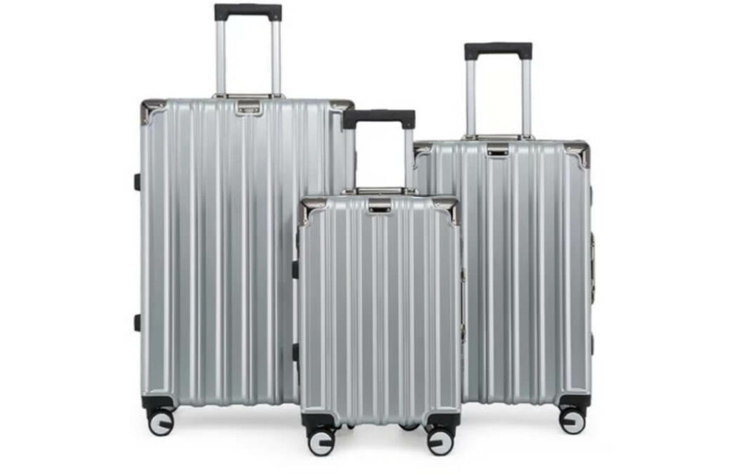 Une valise Rimowa cadeau de luxe homme 70 ans