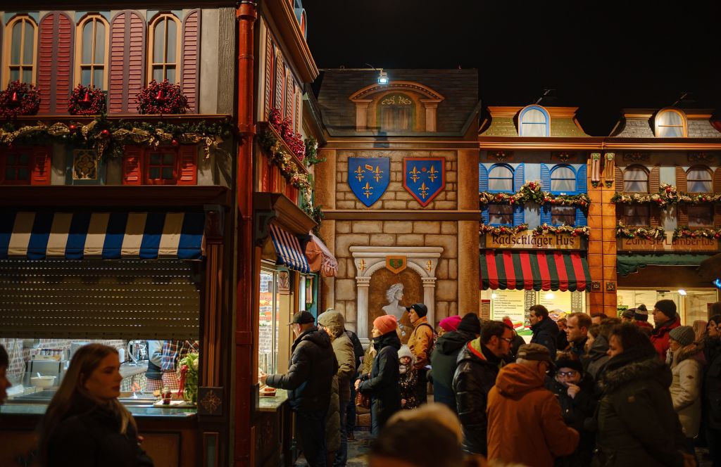 een van de beste kerstmarkten in europa is in düsseldorf