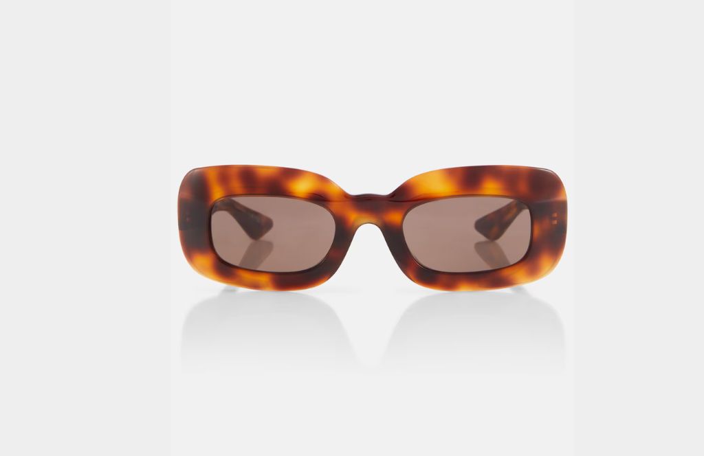one of the best luxury retirement presents for women are luxury sunglasses