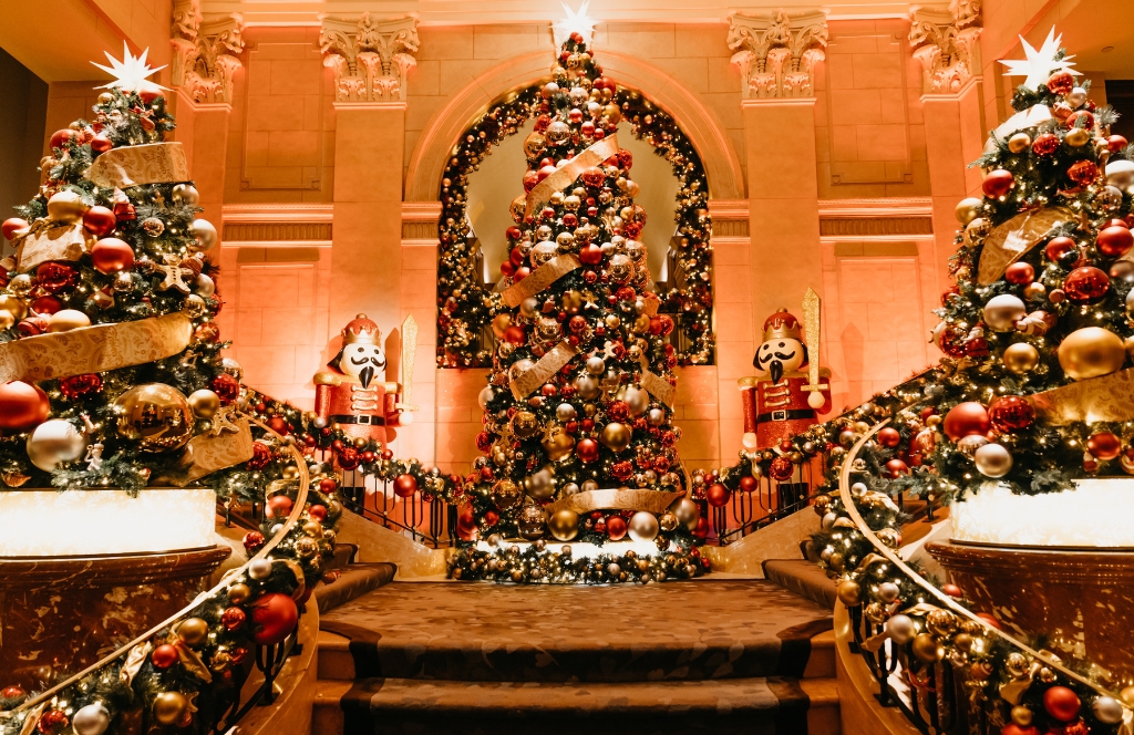Where to stay in NYC during Christmas Christmas in NYC