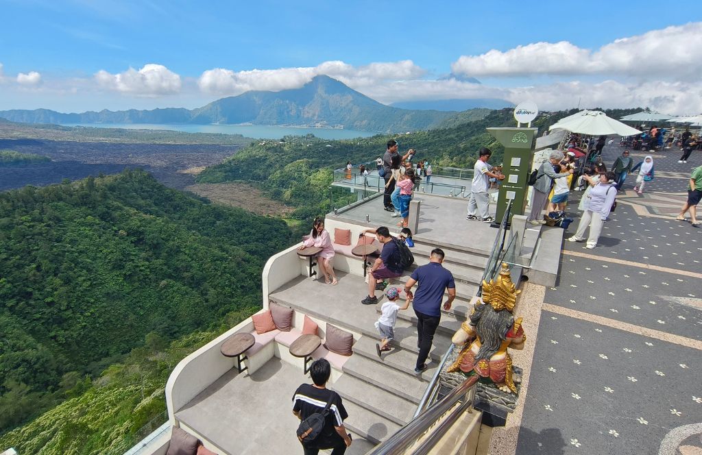 one of the best things to do in bali is hiking to this mountain