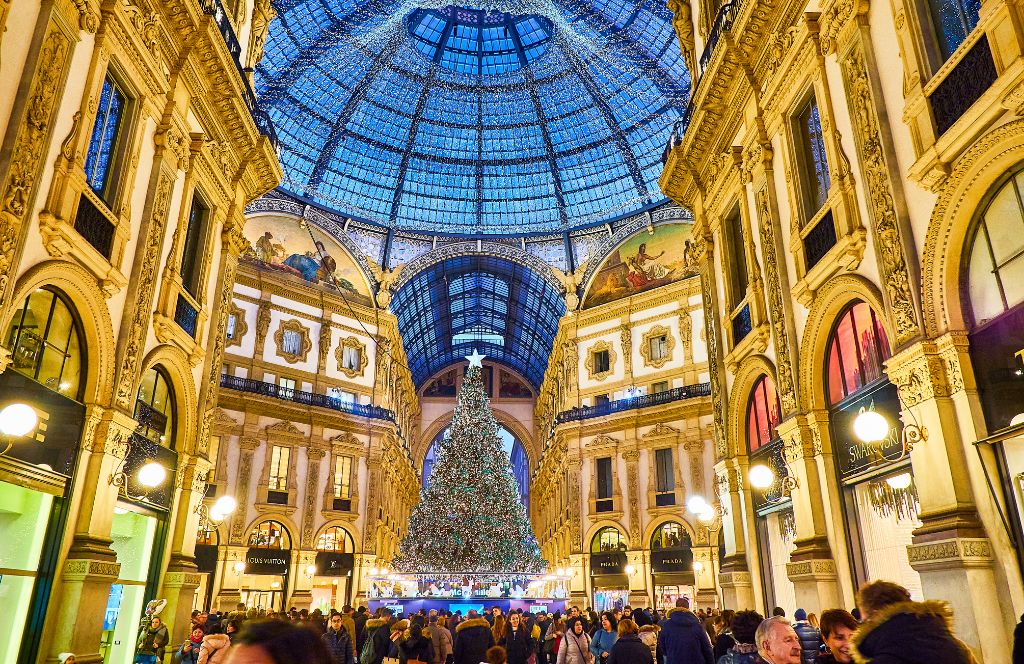 spend christmas in italy in milan