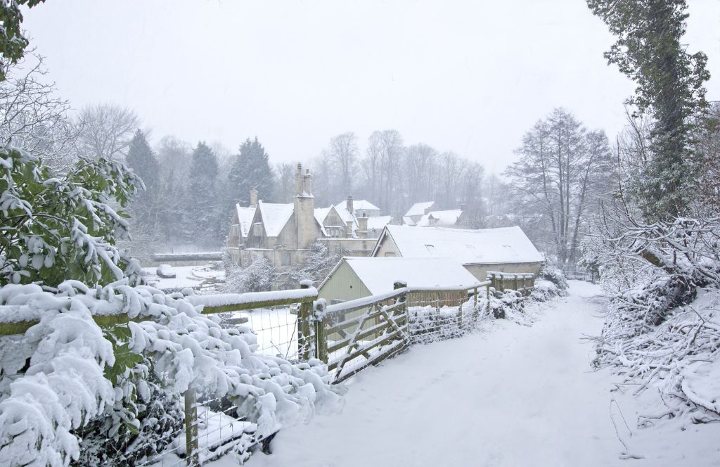 snow in england at christmas