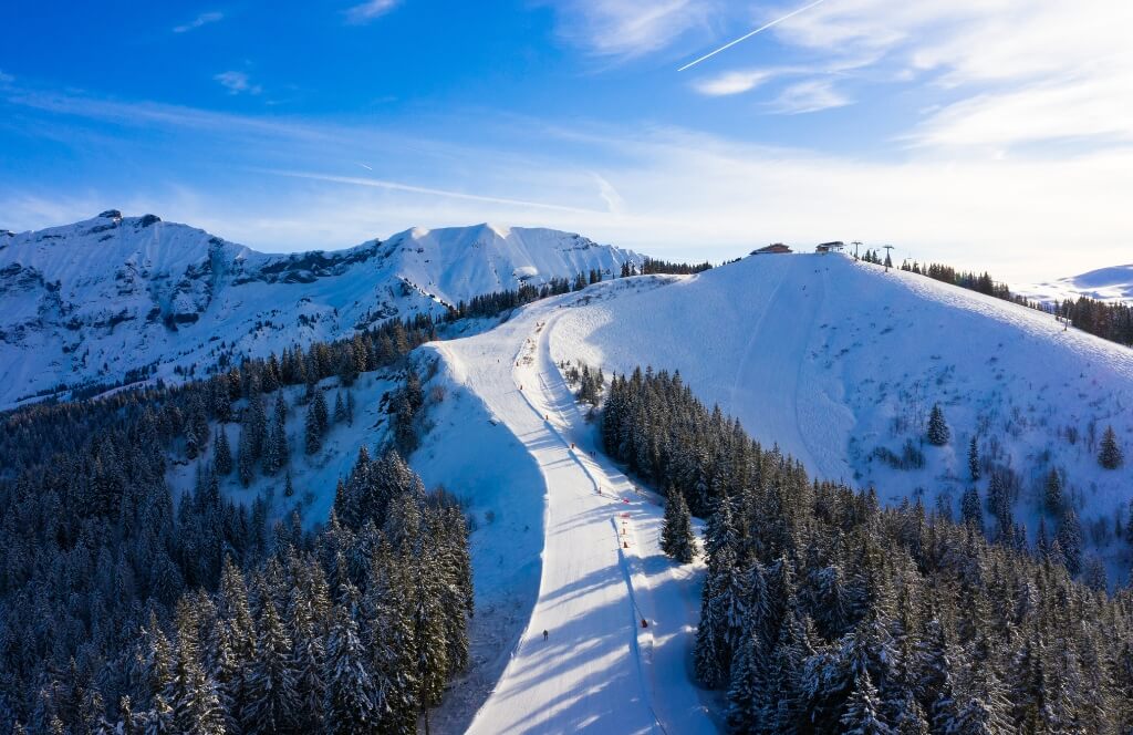 Les pistes de la station de ski de Megève destination où partir en mars en Europe