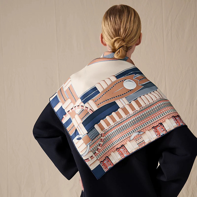 Paçuelo Hermés para regalo de cumpleaños de mujer de 50