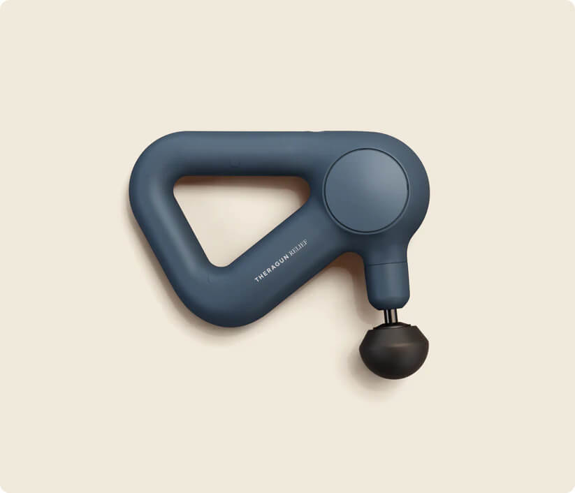 Masajeador muscular Theragun en color azul, perfecto para regalar a un hombre